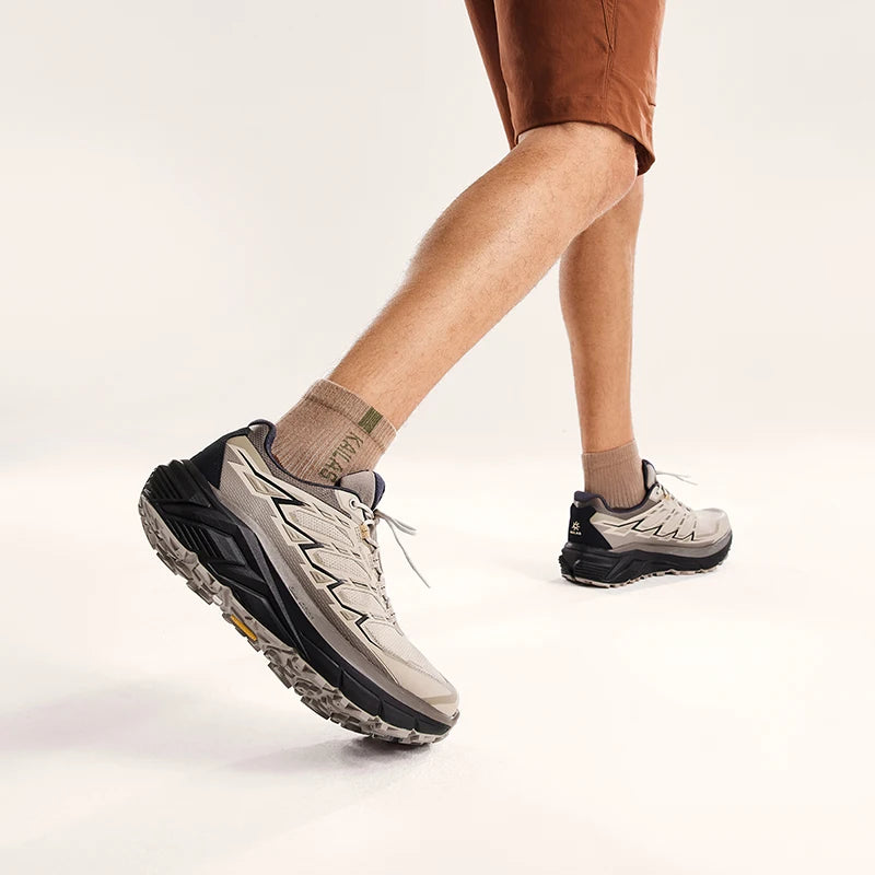 waterproof hiking shoes lightweight breathable non-slip