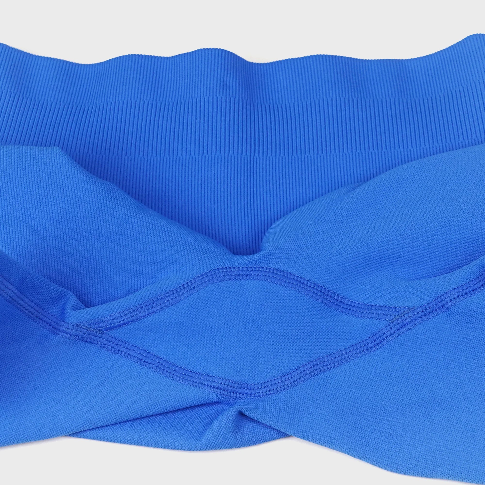 Seamless 2 Pieces Strappy Yoga Halter Bras Sets